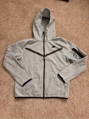 Nike Gray Full-Zip Hooded Performance Jacket with Black Accents